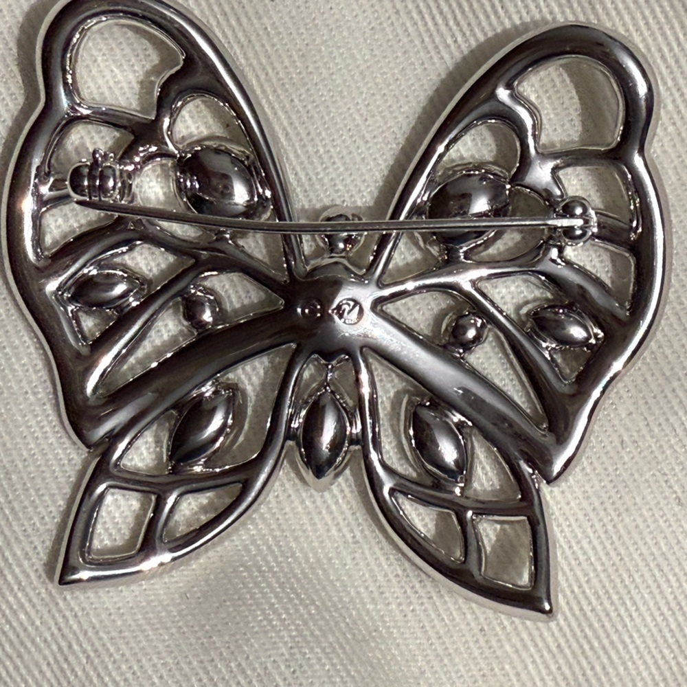 SWAROVSKI Venera Crystal Brooch White Butterfly - Picture 4 of 8
